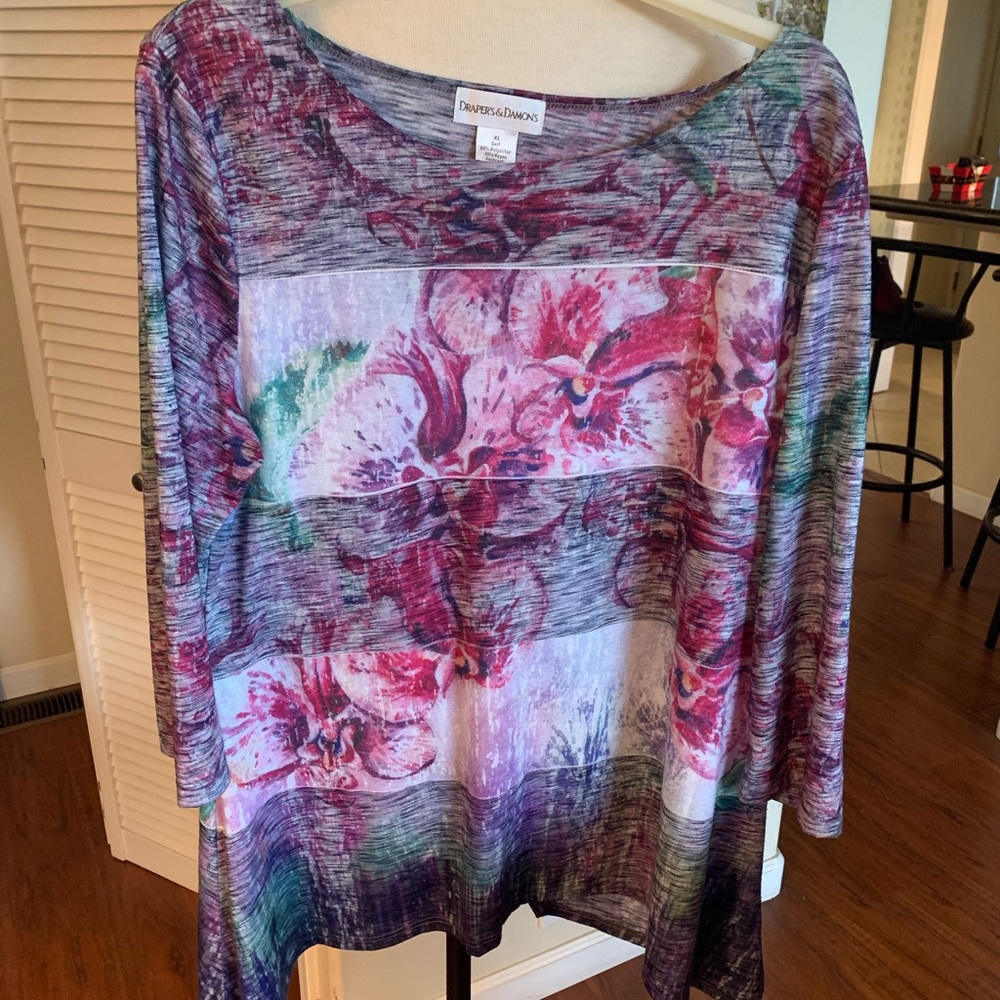 Draper’s & Damon’s Purple and reds abstract design Blouse
